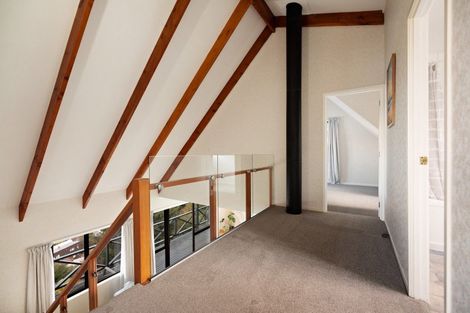 Photo of property in 1 Von Place, Fernhill, Queenstown, 9300