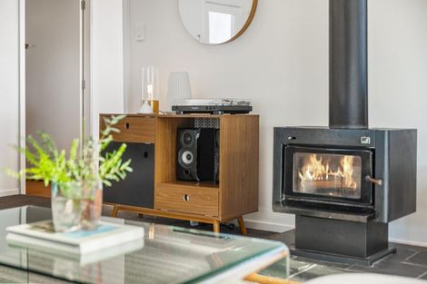 Photo of property in 37 Waimumu Road, Massey, Auckland, 0614