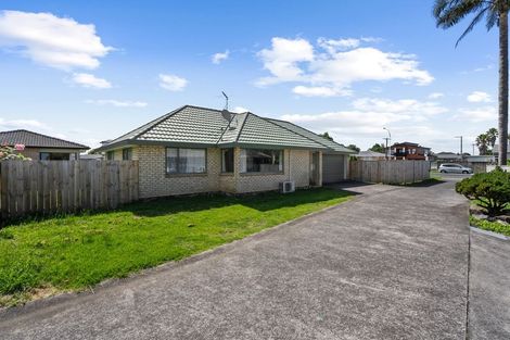 Photo of property in 72 Manuroa Road, Takanini, 2112