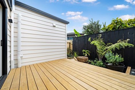 Photo of property in 40c Nikau Street, New Lynn, Auckland, 0600