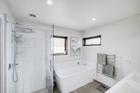 Photo of property in 1 Ewan Place, Taradale, Napier, 4112