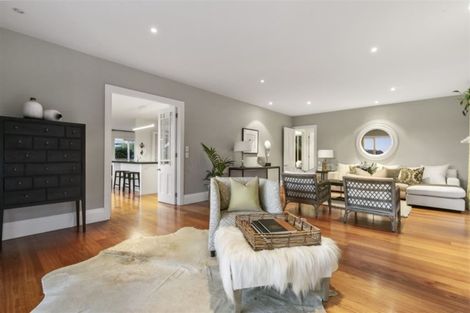 Photo of property in 2 Brassey Road, Birkenhead, Auckland, 0626