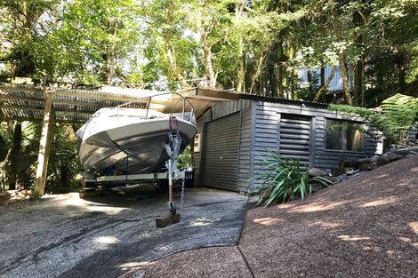 Photo of property in 24 Mahoe Road, Titirangi, Auckland, 0604