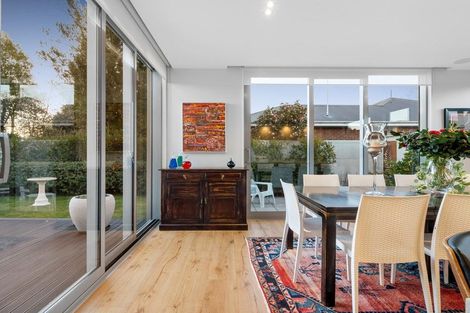 Photo of property in 10 Garreg Road, Fendalton, Christchurch, 8052