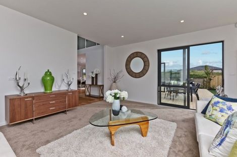 Photo of property in 18 Spyglass Street, Red Beach, 0932