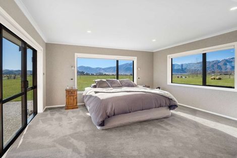 Photo of property in 10 Hardacre Place, Omarama, 9412