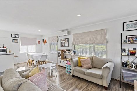 Photo of property in 42 Manston Road, Mangere, Auckland, 2022