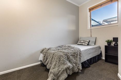 Photo of property in 11 Kashmir Road, Glen Eden, Auckland, 0602