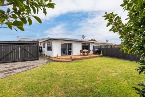 Photo of property in 15a Naumai Place, Spotswood, New Plymouth, 4310