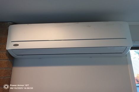 Photo of property in 3 Cade Place, Weymouth, Auckland, 2103