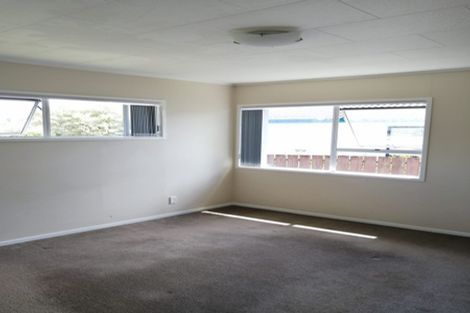 Photo of property in 41 Meadowood Drive, Unsworth Heights, Auckland, 0632