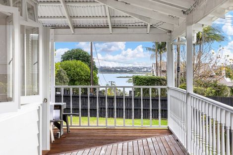 Photo of property in 66 Beresford Street, Bayswater, Auckland, 0622