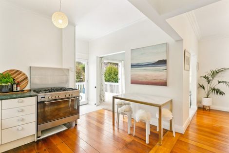 Photo of property in 159 Queens Drive, Lyall Bay, Wellington, 6022