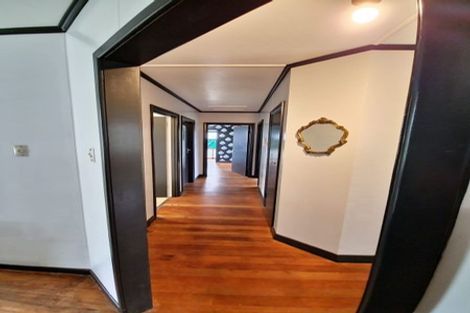 Photo of property in 11 Terrace Street, Marton, 4710