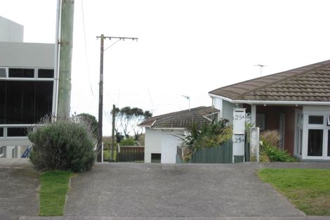 Photo of property in 25b Hamblyn Street, Strandon, New Plymouth, 4312