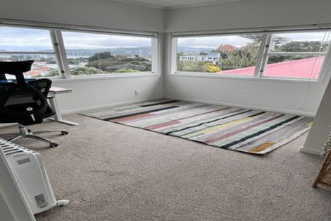 Photo of property in 36 Tio Tio Road, Miramar, Wellington, 6022
