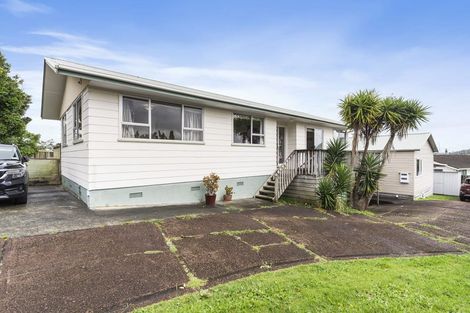 Photo of property in 17 Roick Parade, Glen Eden, Auckland, 0602