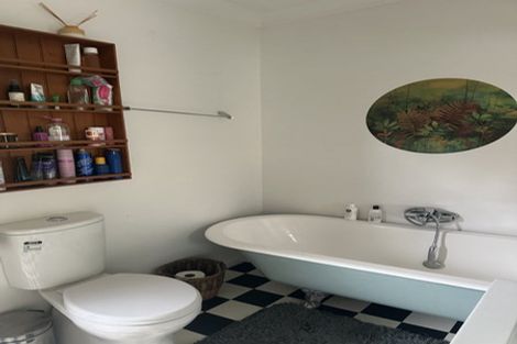 Photo of property in 12 Memorial Park Avenue, Haumoana, 4102