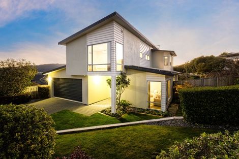 Photo of property in 6 Sumner Terrace, Aotea, Porirua, 5024