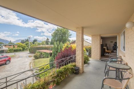 Photo of property in 41 Kennedy Crescent, Wanaka, 9305
