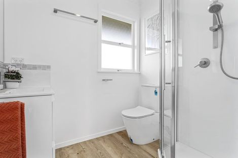 Photo of property in 1a Hikurangi Street, Te Atatu Peninsula, Auckland, 0610