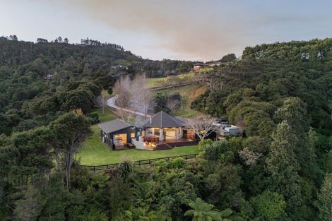 Photo of property in 16 Tarapatiki Drive, Whitianga, 3510
