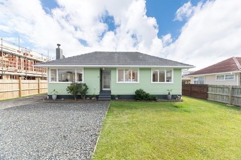 Photo of property in 23a Hereford Street, Te Atatu Peninsula, Auckland, 0610