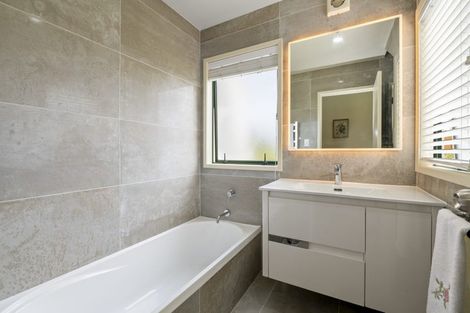 Photo of property in 2/111 Beach Road, Castor Bay, Auckland, 0620