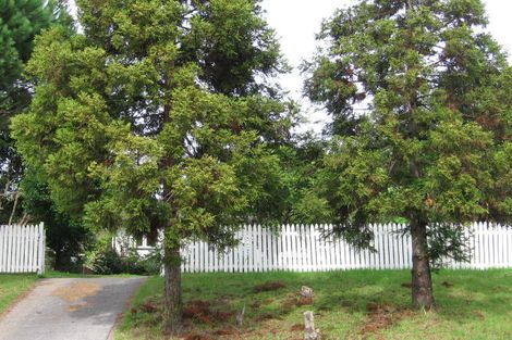 Photo of property in 15 Paton Avenue, Te Atatu South, Auckland, 0610