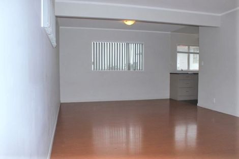 Photo of property in 10 Rewa Street, New Lynn, Auckland, 0600