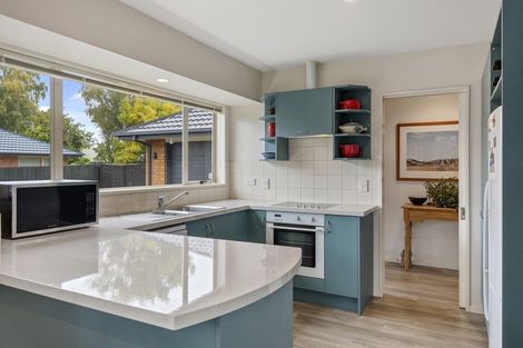 Photo of property in 2 Magnolia Lane, St Albans, Christchurch, 8052