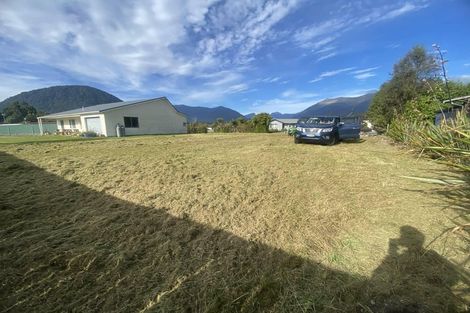 Photo of property in 15 Nyhon Place, Haast, 7886