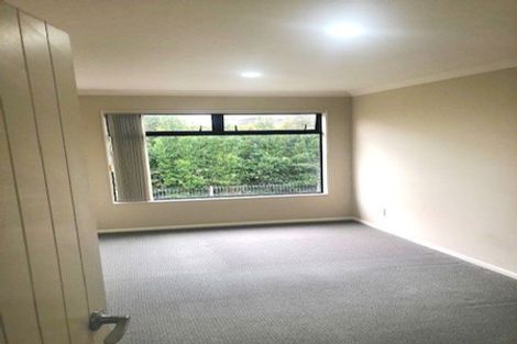 Photo of property in 60 English Oak Drive, Schnapper Rock, Auckland, 0632