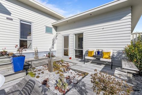 Photo of property in 10 Veronica Close, Red Beach, 0932