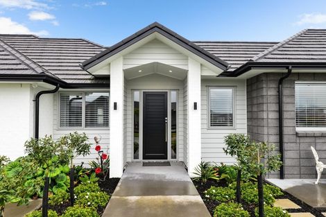 Photo of property in 33 Mike Smith Drive, Cambridge, 3434