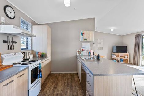 Photo of property in 7 Eruini Street, Waikanae Beach, Waikanae, 5036