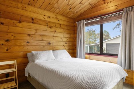 Photo of property in 4 Mahuta Road, Waitahanui, Taupo, 3378