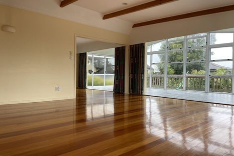 Photo of property in 57 Bradbury Road, Botany Downs, Auckland, 2010
