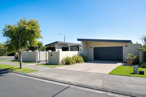 Photo of property in 1 Palmbrook Avenue, Havelock North, 4130
