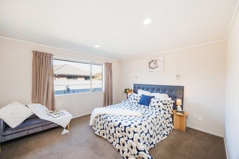 Photo of property in 21 Cleveland Heights, Kelvin Grove, Palmerston North, 4414