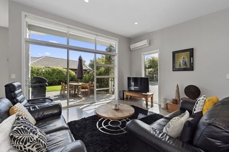 Photo of property in 5 Oldfield Court, Huntington, Hamilton, 3210