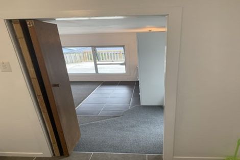 Photo of property in 16a Holiday Road, Stanmore Bay, Whangaparaoa, 0932