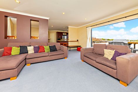 Photo of property in 13 Conacher Close, East Tamaki Heights, Auckland, 2016