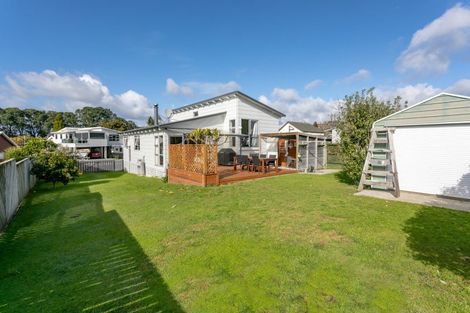 Photo of property in 102 Awarua Place, Whangamata, 3620