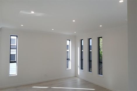 Photo of property in 8 Newport Place, Forrest Hill, Auckland, 0620