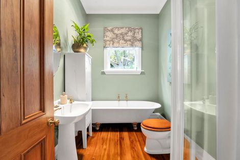 Photo of property in 40 Reserve Terrace, Lyttelton, 8082