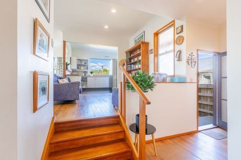 Photo of property in 19 Alexander Road, Raumati Beach, Paraparaumu, 5032