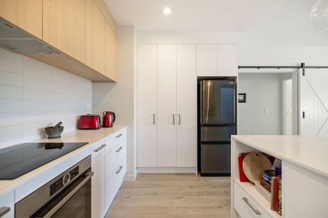 Photo of property in 12 Chapman Way, Jacks Point, 9371