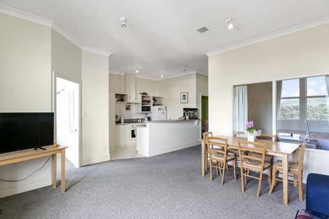 Photo of property in The Villas, 33u7 Hobson Street, Thorndon, Wellington, 6011