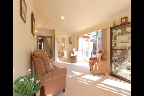 Photo of property in 14 Darimouth Place, Albany, Auckland, 0632